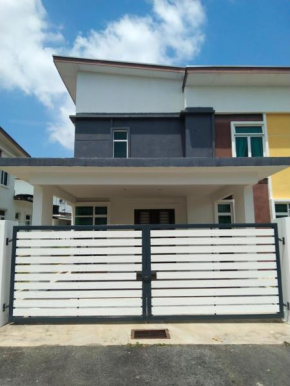 Red Garnet Homestay Taman Paya Rumput Perdana